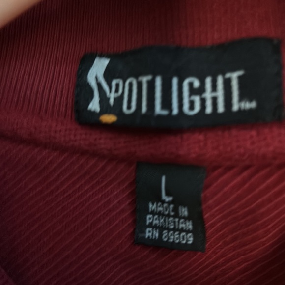 Ice thick polo no rips no tears or stains - Picture 3 of 4